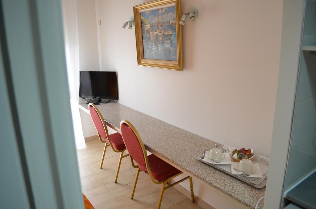 Hotel L'Abribis Firminy Pokój zdjęcie