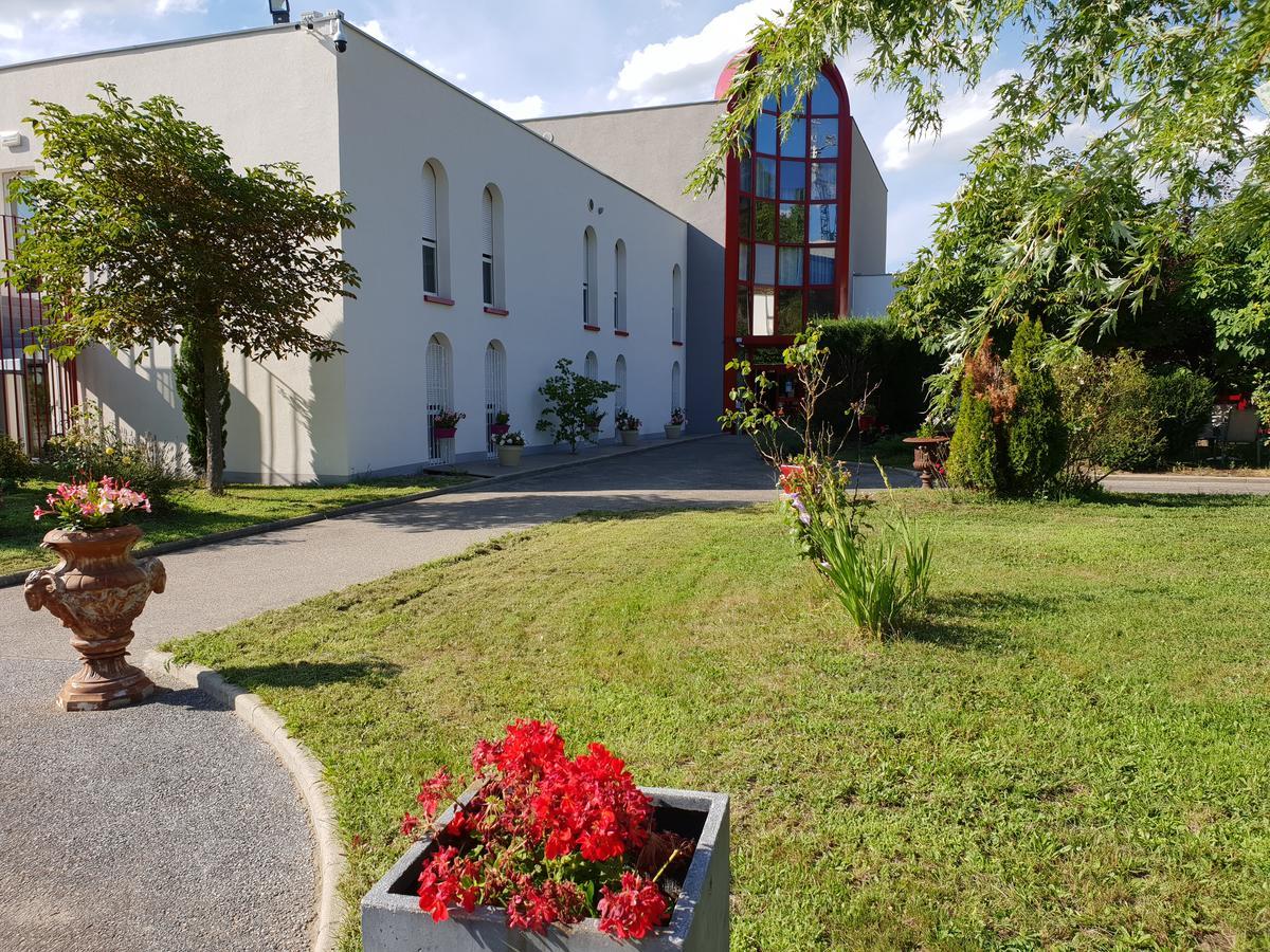 Hotel L'Abribis Firminy Zewnętrze zdjęcie