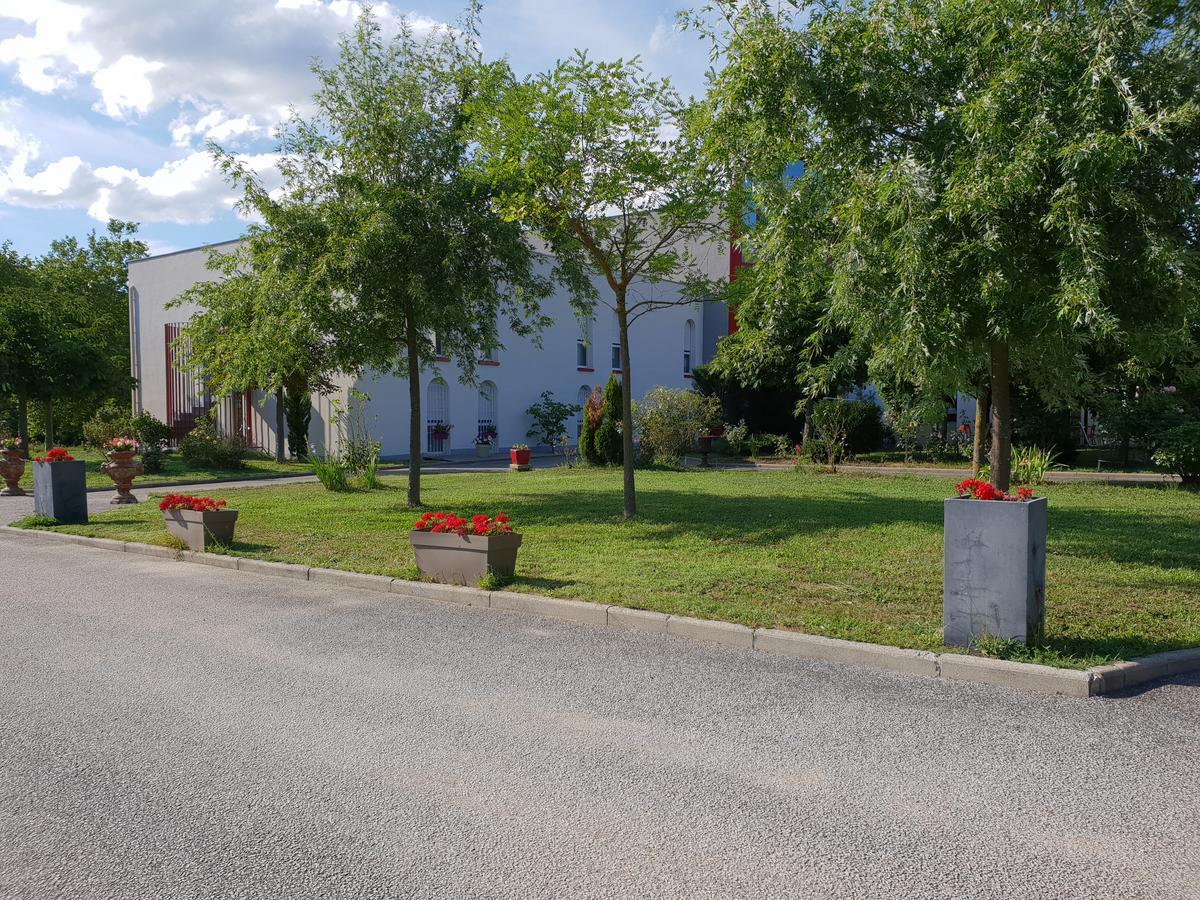 Hotel L'Abribis Firminy Zewnętrze zdjęcie
